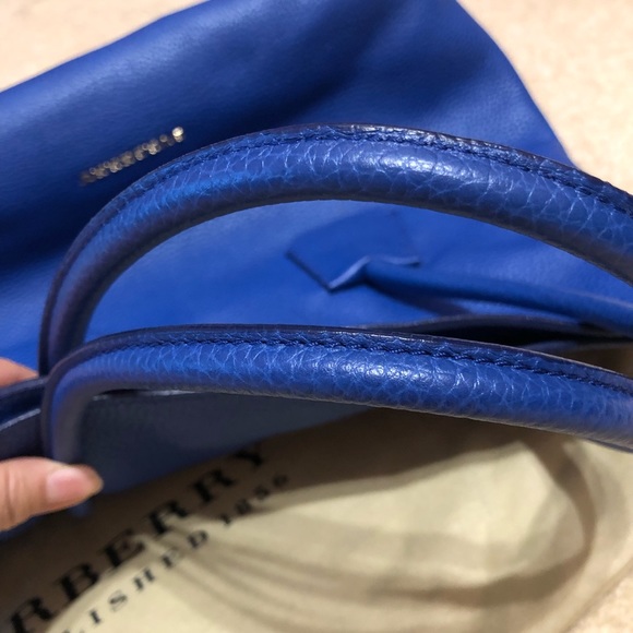 Authentic Burberry Baynard Leather Tote - Picture 5 of 16